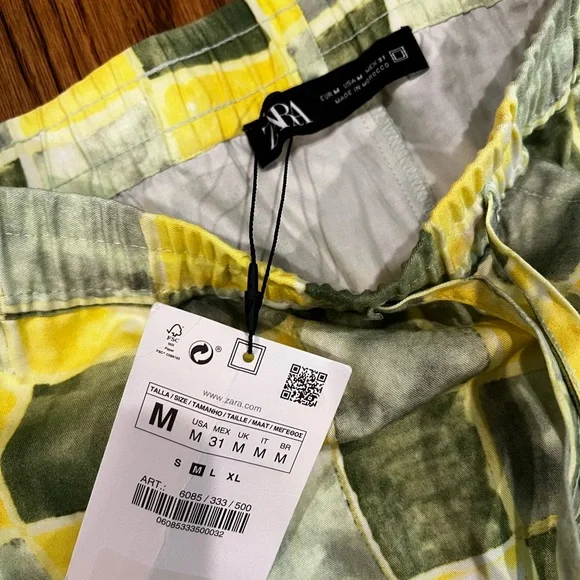 NWT men’s Zara green and yellow swim trunks Size Medium - Picture 2 of 2
